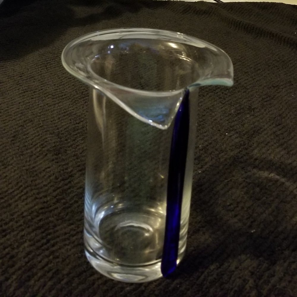 Hand Blown Art Deco Glass Vase - Picture 2 of 7